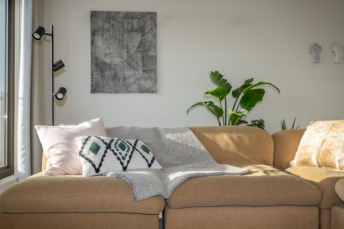 Trendy Apartments As Base To Discover Гент Екстериор снимка