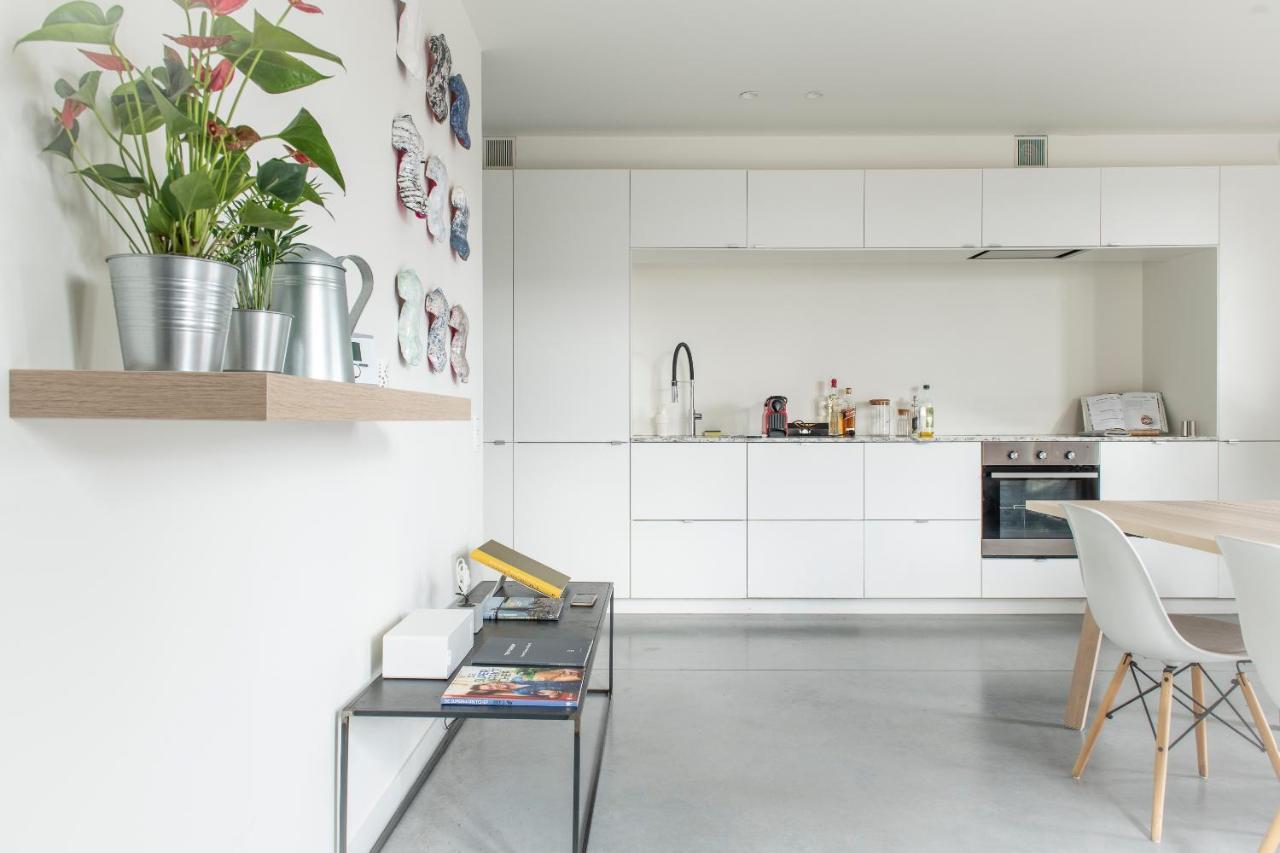 Trendy Apartments As Base To Discover Гент Екстериор снимка